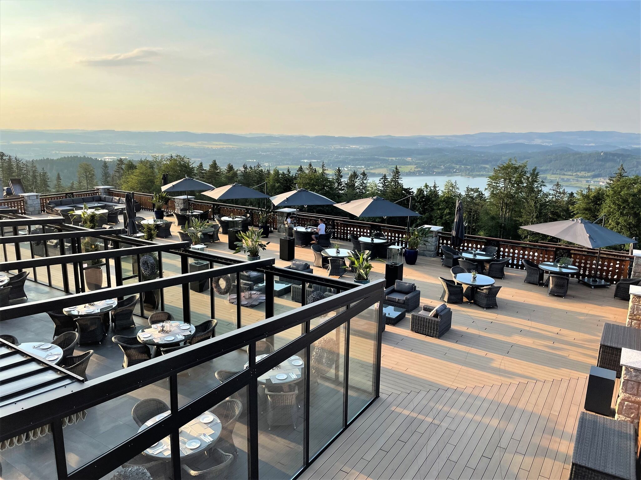 Paikallinen ja kansainvälinen keittiö