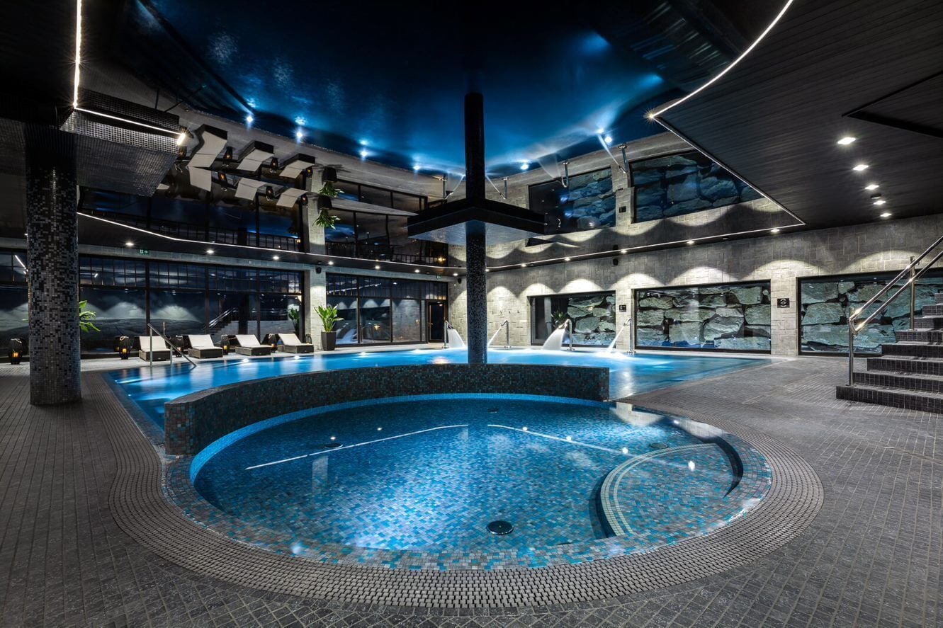 3 indoor pools, seasonal outdoor pool, pool loungers, lifeguards on site