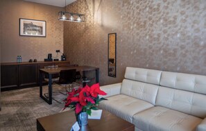 Studiosvit för familj | Skrivbord, mörkläggningsgardiner, strykjärn/strykbräda och gratis wi-fi