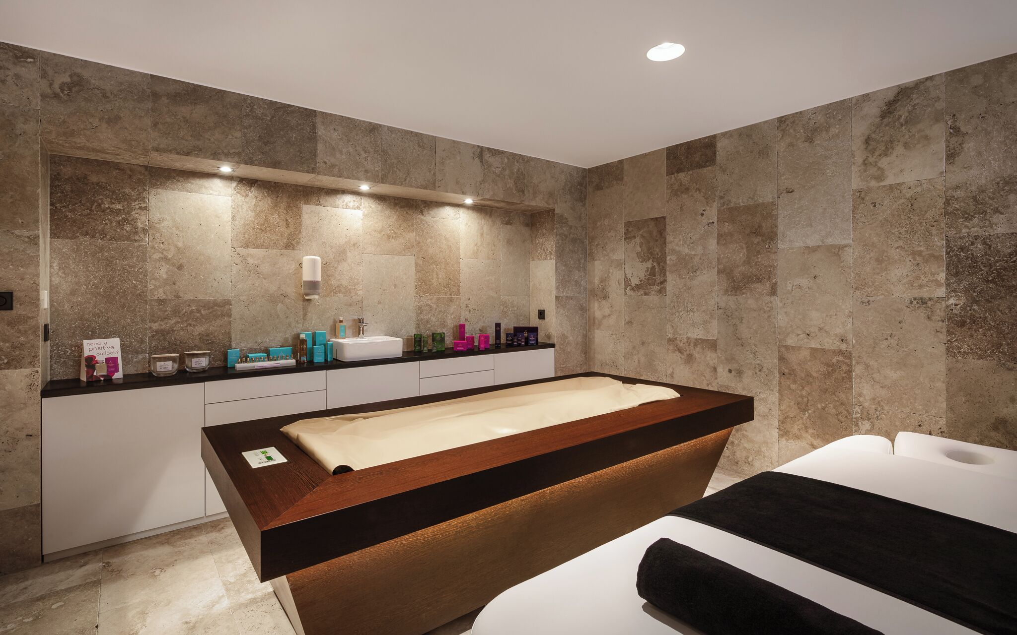 ห้องทรีทเมนท์สำหรับคู่รัก, ทรีทเมนท์ดูแลผิว, อโรมาเธอราพี