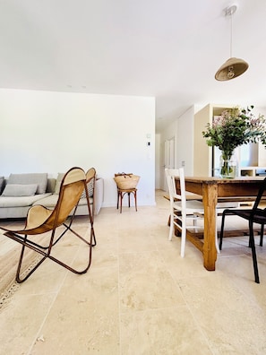 Smart TV, tenis de mesa y libros