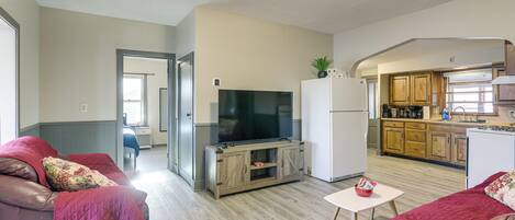 Bügeleisen/Bügelbrett, Reisekinderbett, Internetzugang, Bettwäsche