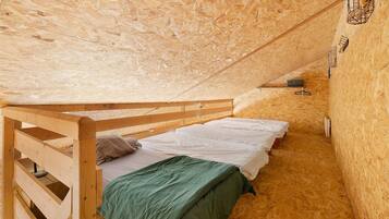 1 habitación y ropa de cama