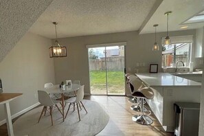 Dining - Spacious Lancaster Private Getaway Near Antelope Valley & Parks (Lancaster)