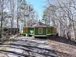 Exterior - Rustic 2-bedroom chalet in charming Gatlinburg (Gatlinburg)
