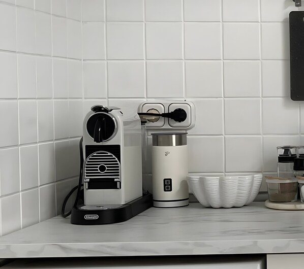 قهوة و/أو ماكينة صنع القهوة