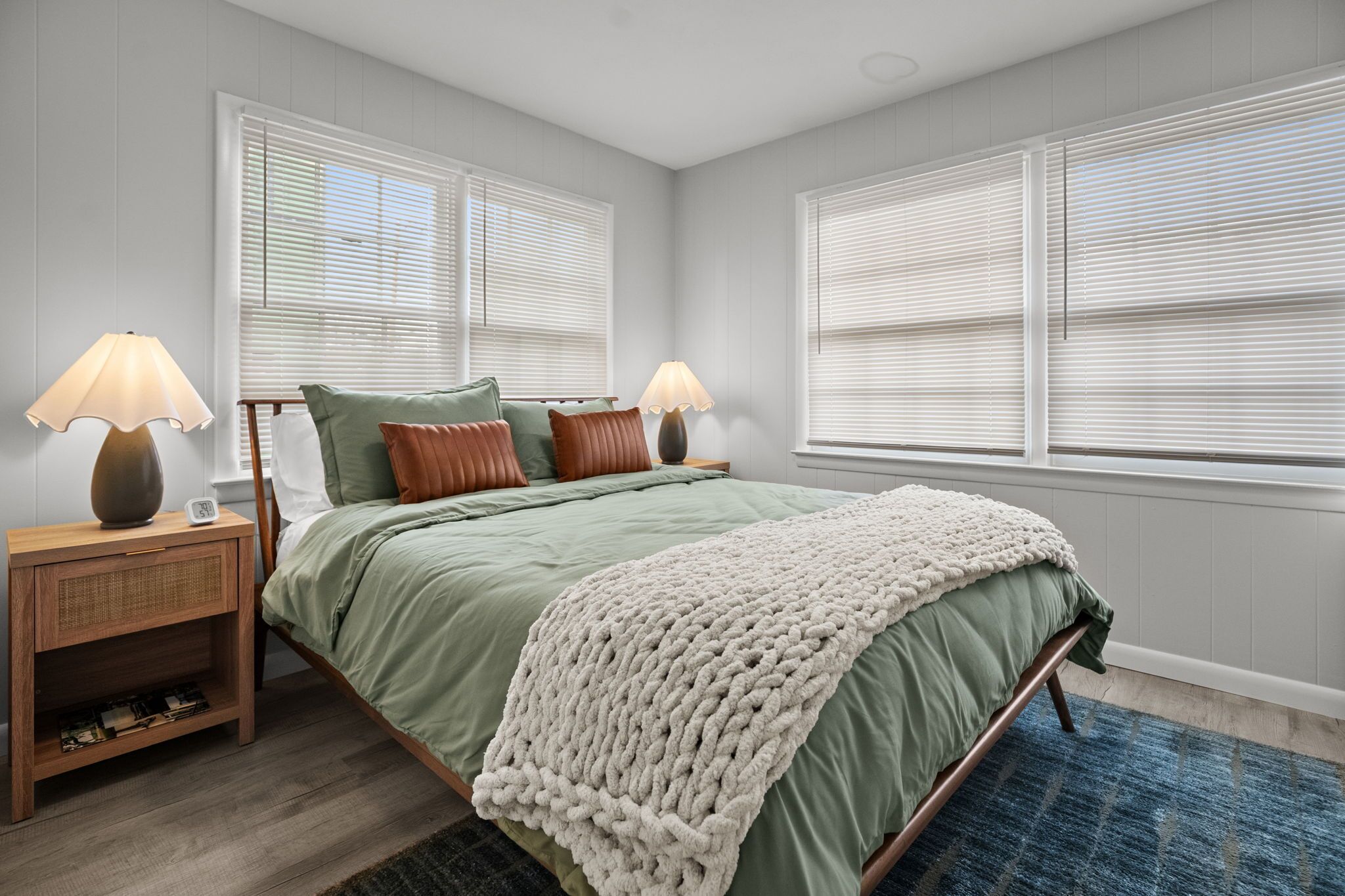 Een strijkplank/strijkijzer, gratis wifi, beddengoed