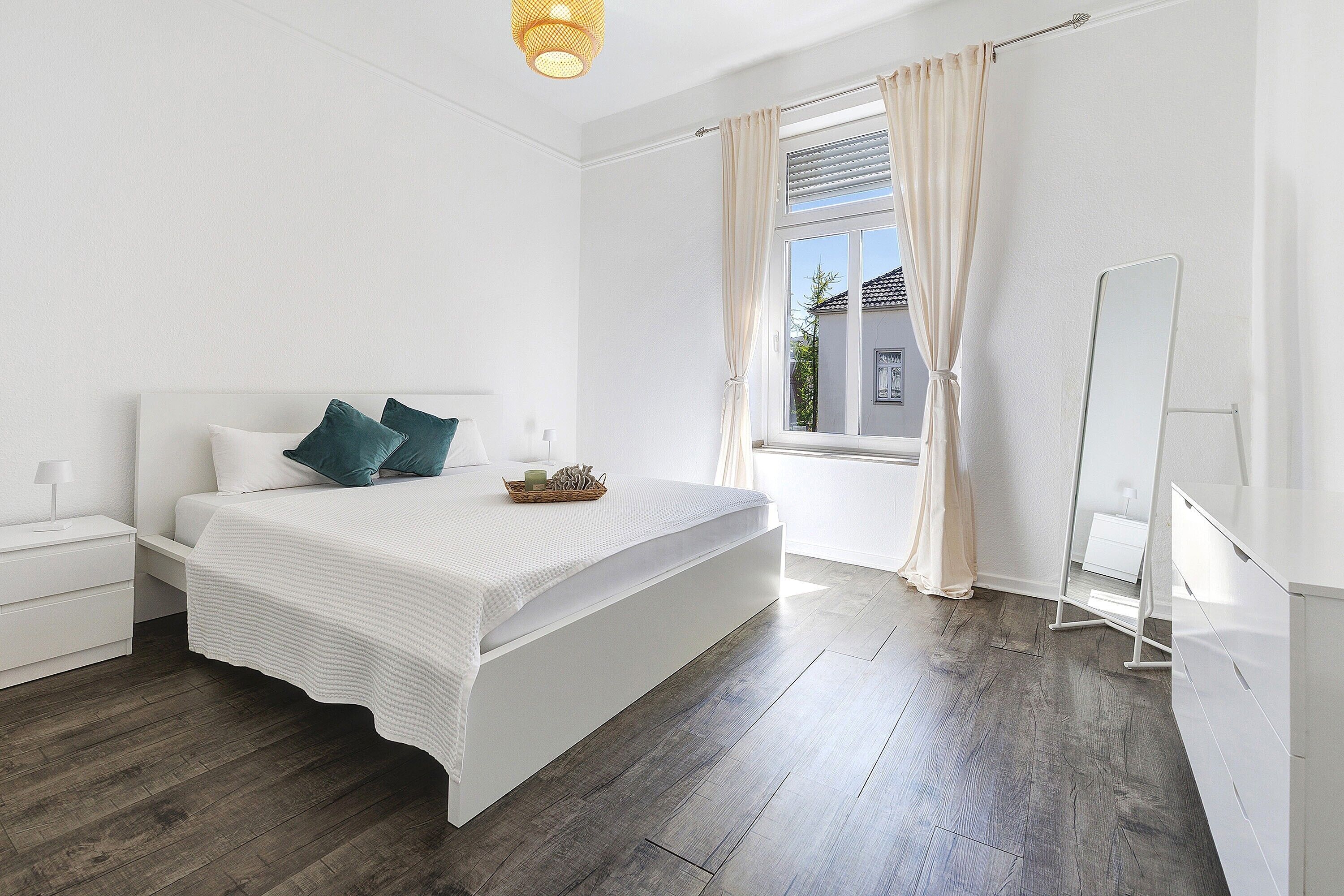 Ferros/tábuas de passar roupa, Wi-Fi, roupa de cama