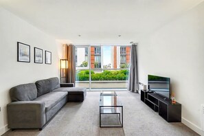 TV - O2 & ExCeL Modern 1-Bedroom Waterfront Flat • Sleeps 4 (London)