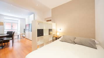 Iron/ironing board, free WiFi, bed sheets