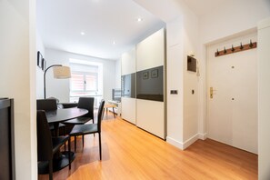 Dining - Studio in Barrio de las Letras – Work or Study (Madrid)