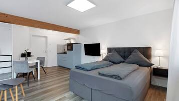 Iron/ironing board, WiFi, bed sheets