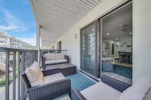 Terrace/patio - Hawaiian Village 106 by Seaside Vacations & Sales (Ocean City)