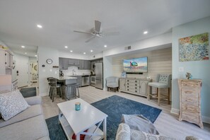 Living area - Hawaiian Village 106 by Seaside Vacations & Sales (Ocean City)