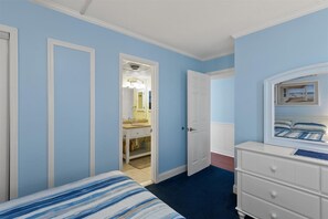 1 bedroom, Internet, bed sheets - Stunning oceanfront condo by Seaside Vacations & Sales (Ocean City)