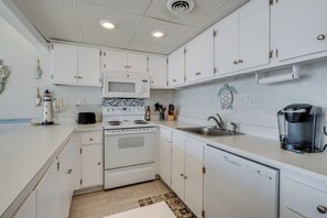 Fridge, microwave, oven, stovetop - Sea Gate 603 by Seaside Vacations & Sales (Ocean City)