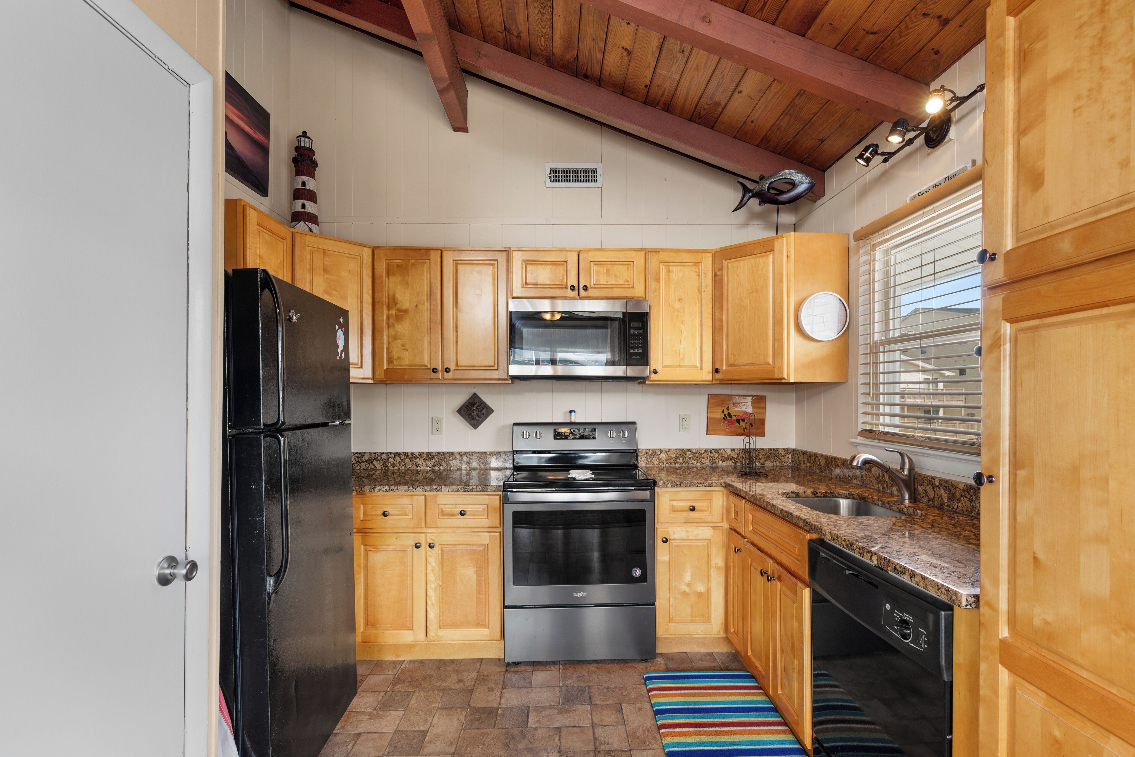 雪櫃、微波爐、焗爐、爐具