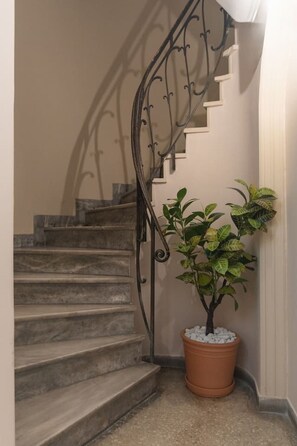 Interior - Prime Location Kolonaki Burrow (Athens)