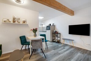 Dining - Apartment 'Motel Ambiente 3 – Luxury Studio' with Wi-Fi and Air Conditioning (Bad Säckingen)