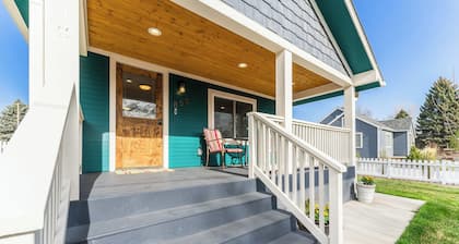 Kanon’s Kottage | Downtown Retreat Near RMNP