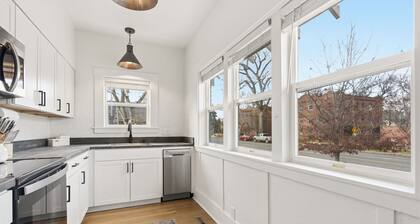 Mathews House | 4 King Beds Near CSU & Old Town