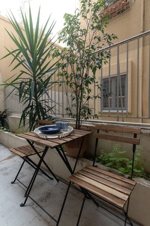 Outdoor dining - The Kolonaki Nook in Athens (Athens)