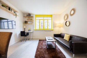 TV - Central Flat next to Gran Vía – Work or Study (Madrid)