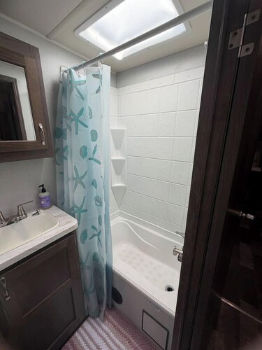 2-bedroom recreational vehicle with AC in Holly Beach Cameron, La