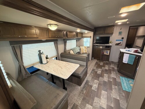 2-bedroom recreational vehicle with AC in Holly Beach Cameron, La
