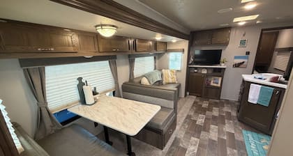 2-bedroom recreational vehicle with AC in Holly Beach Cameron, La