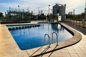 Pool - Oceanic - Views of the Hemisfèric, Pool and Gym (Valencia)
