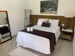 Comfort Suite, Courtyard View | Free WiFi - Pousada Reserva de Itaúna  (Saquarema)