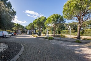 Property grounds - Villa 'Rompido' with Shared Pool, Private Garden, and Balcony (Cartaya)