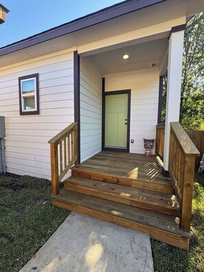 Exterior detail - Cozy 1-bedroom house 15 from DT San Antonio (San Antonio)