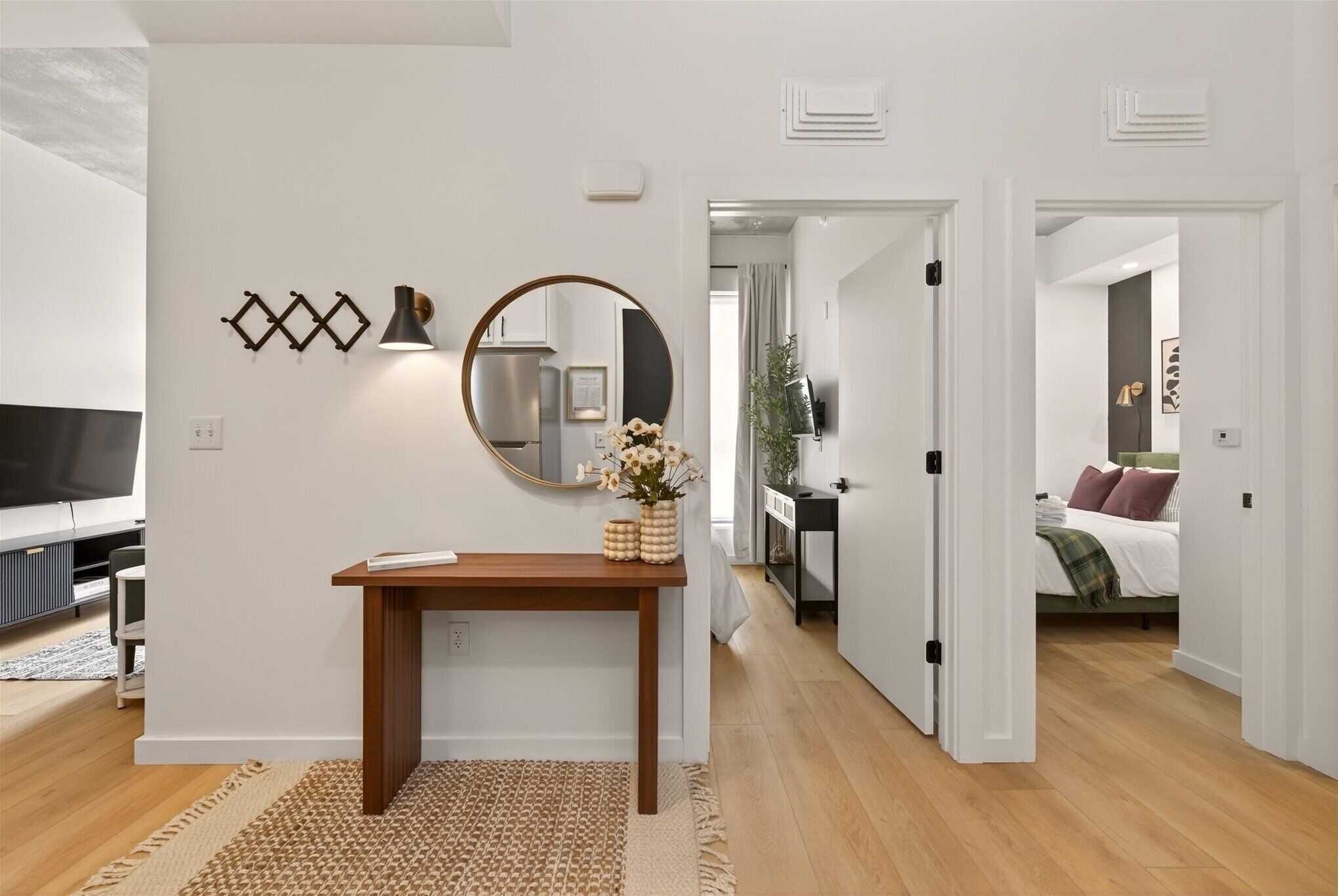 2 bedrooms, desk, iron/ironing board, WiFi