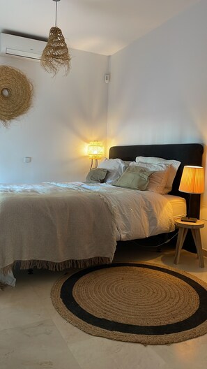Iron/ironing board, WiFi, bed sheets - Villa Rosario (Marbella)