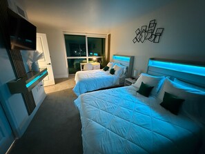 Tabla de planchar con plancha, wifi y ropa de cama 