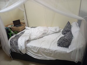 Standard Single Room | Free WiFi, bed sheets