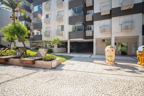 Basic Apartment | Property grounds - Apt 700 m From Praia de Jurere Aav0306 (Florianópolis)