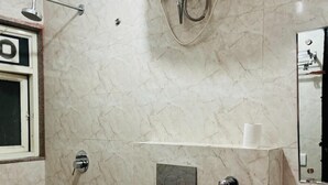 Superior Double or Twin Room, Balcony, City View | Bathroom | Shower, free toiletries, hair dryer (on request), slippers - Hotel Classic Park (New Delhi)