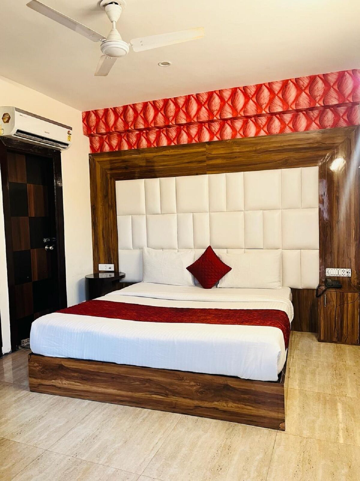 Superior Double or Twin Room, Balcony, City View | Desk, laptop workspace, soundproofing, iron/ironing board