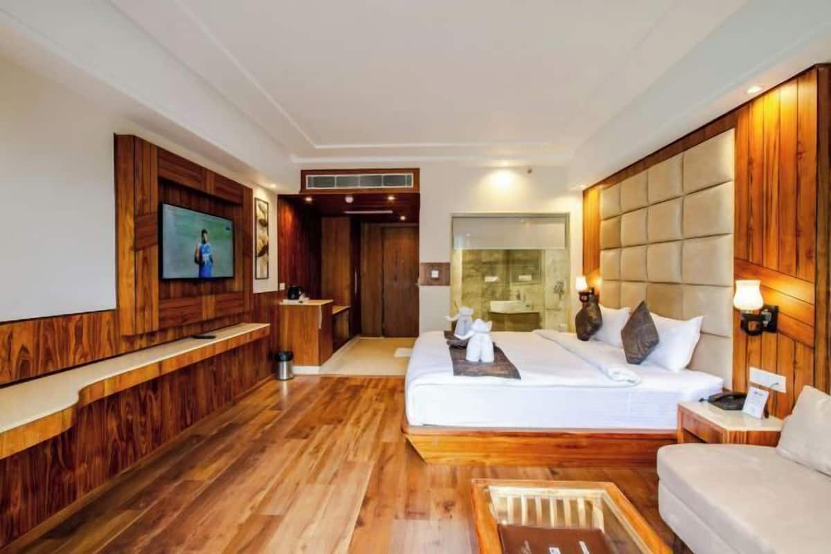 Desk, laptop workspace, soundproofing, iron/ironing board