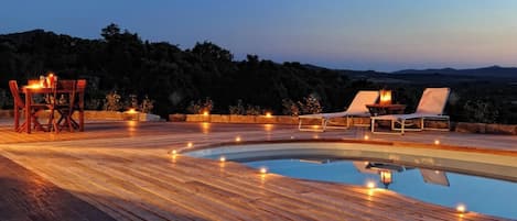 Outdoor pool, a heated pool