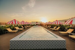 Outdoor pool - 1 BDRM Suite for Any Budget, Private In-Suite Plunge Pool, Near Eagle Beach (Oranjestad)