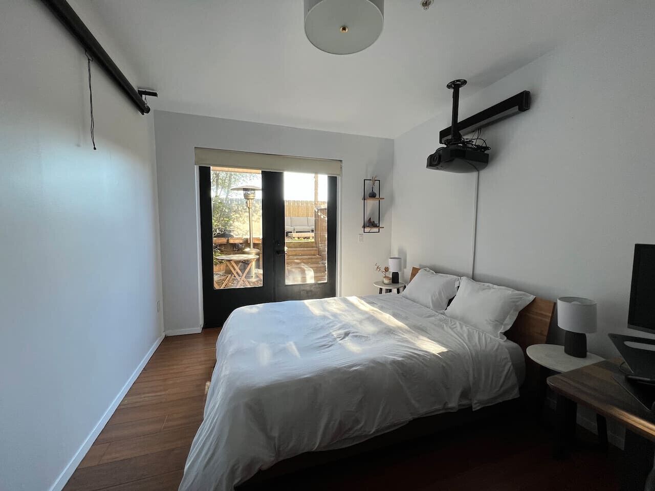 2 Schlafzimmer, Schreibtisch, Bügeleisen/Bügelbrett, WLAN