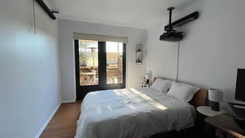 2 Schlafzimmer, Schreibtisch, Bügeleisen/Bügelbrett, WLAN