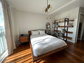 Desk, iron/ironing board, WiFi, bed sheets