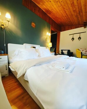 Iron/ironing board, WiFi, bed sheets