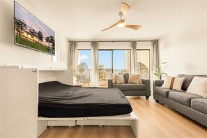 Smart TV - Ocean Villas #402: 1  BR, 1.5  BA Condominium in Myrtle Beach, Sleeps 4 (Myrtle Beach)