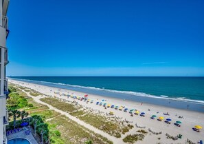 On the beach - Carolinian Resort #733 (Myrtle Beach)